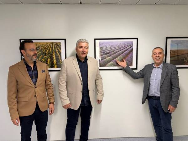 Δωρεά αεροφωτογραφιών από τον Σωτήρη Ζωάκη στο Πανεπιστημιακό Νοσοκομείο Αλεξανδρούπολης