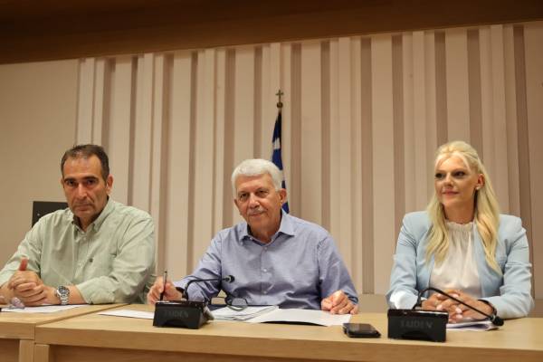 Παραμένει πρόεδρος του περιφερειακού συμβουλίου ο Μιχάλης Πιτιακούδης Παραμένει πρόεδρος του περιφερειακού συμβουλίου ο Μιχάλης Πιτιακούδης